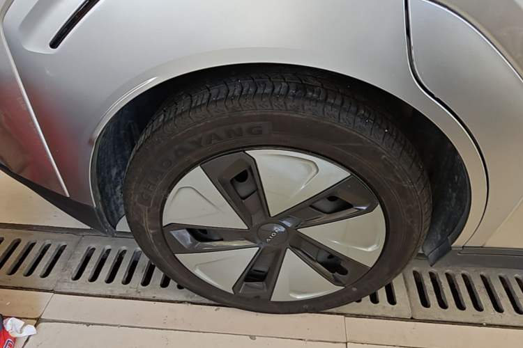 Used AION Y 2023 Plus 610 Enjoy Edition Right Rear Wheel Hub