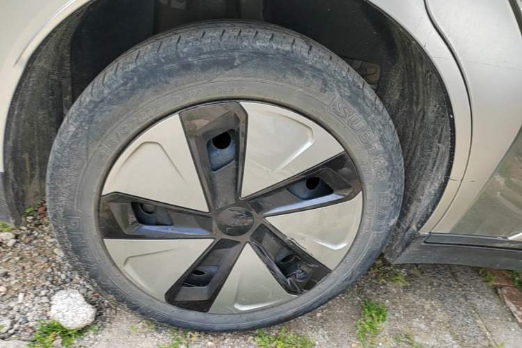 Used AION Y 2023 Plus 510 Enjoy Edition Right Rear Wheel Hub