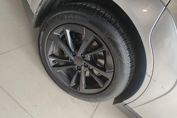 Used AION Y 2023 Plus 510 Smart Edition Right Rear Wheel Hub