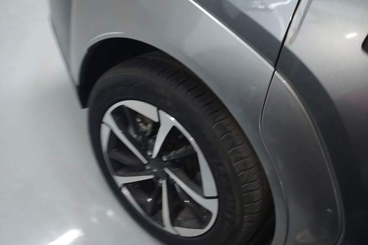 Used AION Y 2023 Younger Star Edition Right Rear Wheel Hub