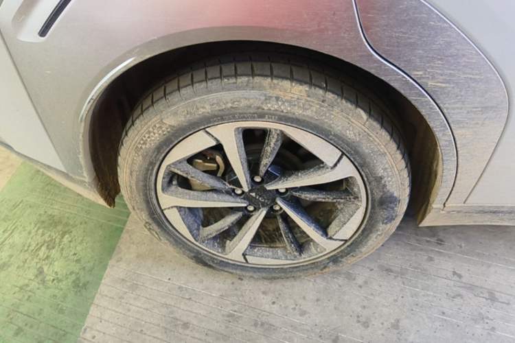 Used AION Y 2023 Plus 510 Smart Edition Right Rear Wheel Hub