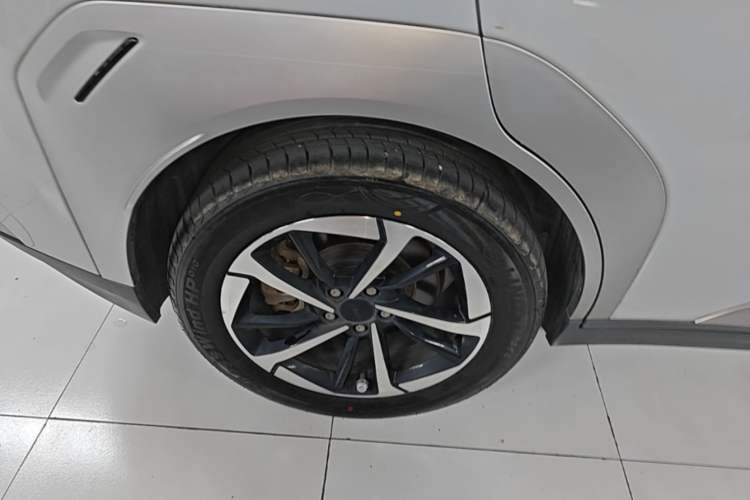 Used AION Y 2023 Plus 510 Smart Edition Right Rear Wheel Hub