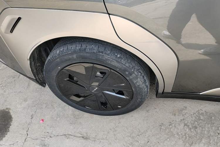 Used AION Y 2023 Younger Right Rear Wheel Hub