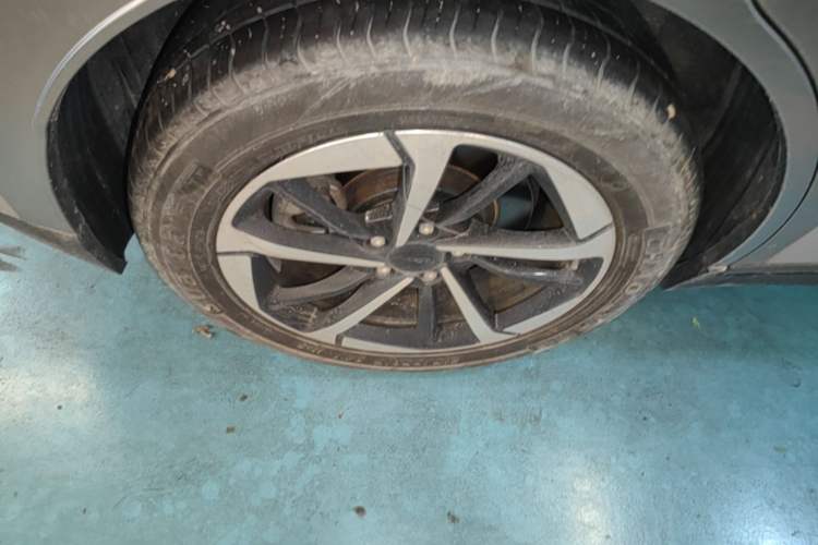 Used AION Y 2023 Plus 510 Smart Edition Right Rear Wheel Hub