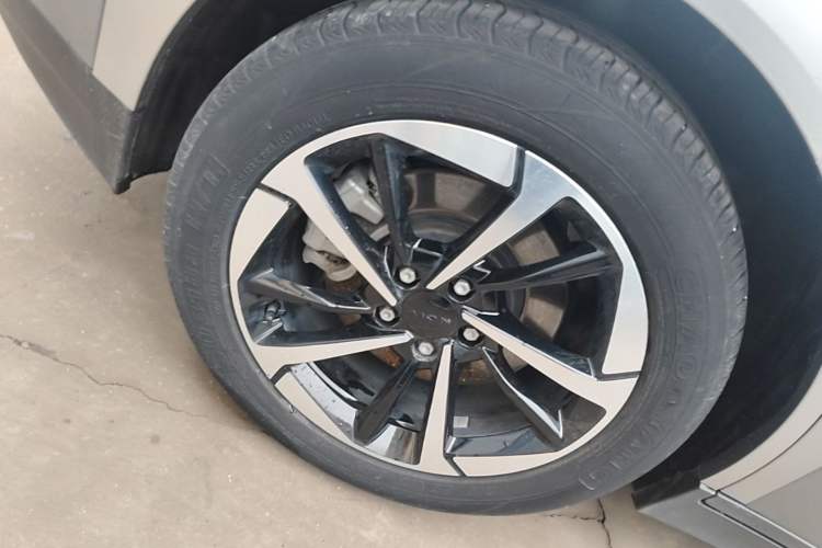 Used AION Y 2023 Younger Star Edition Right Rear Wheel Hub