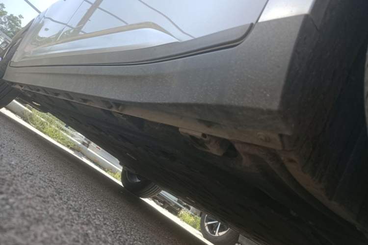 Used AION Y 2023 Plus 510 Smart Edition Right Side Sill