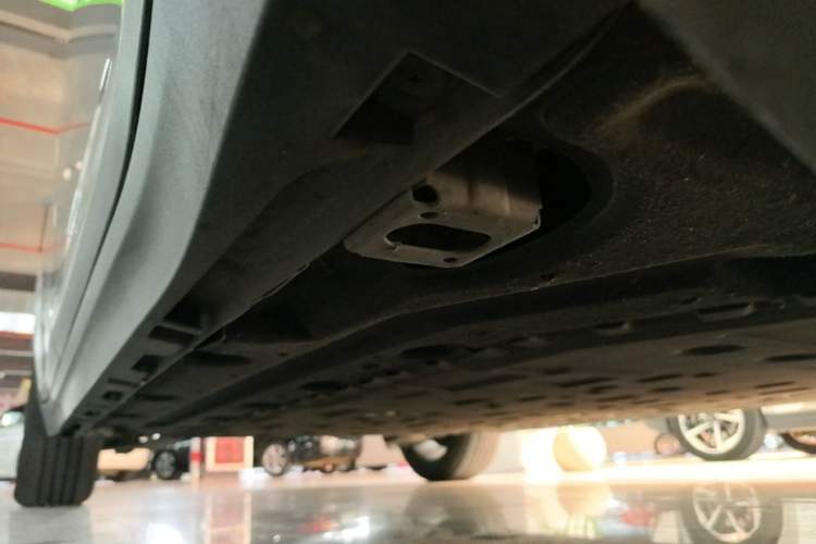 Used AION Y 2023 Plus 510 Smart Edition Right Side Sill