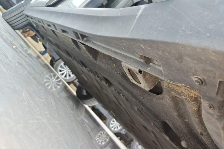 Used AION Y 2023 Plus 510 Smart Edition Right Side Sill