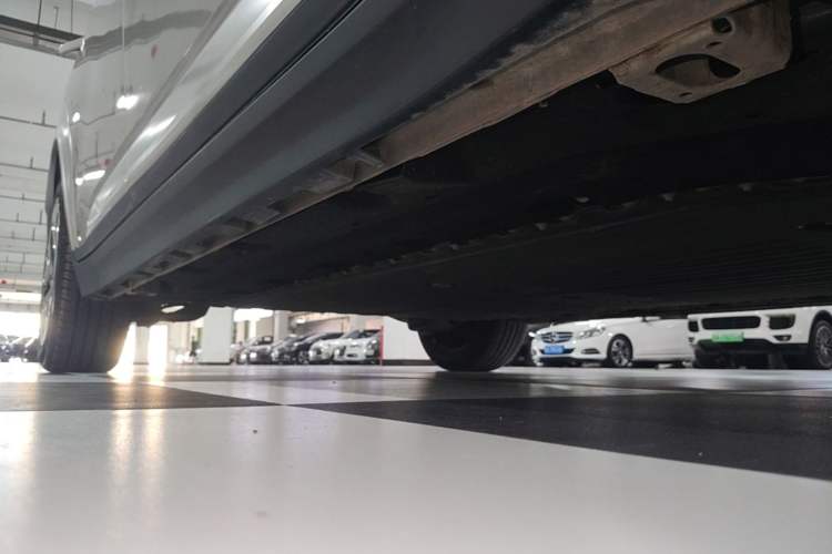 Used AION Y 2023 Younger Right Side Sill