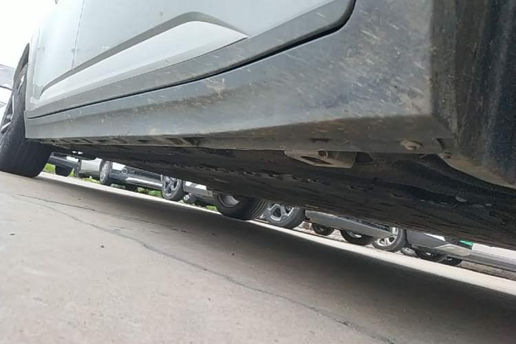Used AION Y 2023 Plus 510 Smart Edition Right Side Sill