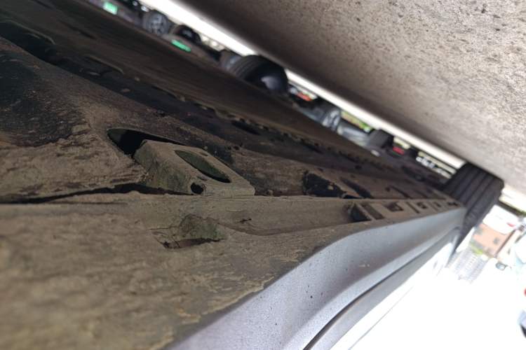 Used AION Y 2023 Younger Star Edition Right Side Sill