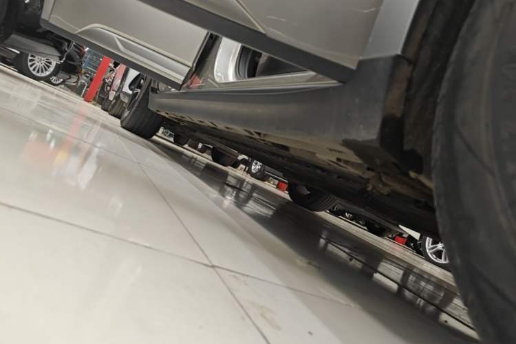 Used AION Y 2023 Plus 510 Smart Edition Right Side Sill