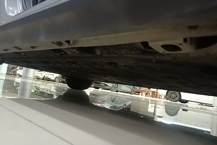 Used AION Y 2023 Plus 510 Enjoy Edition Right Side Sill