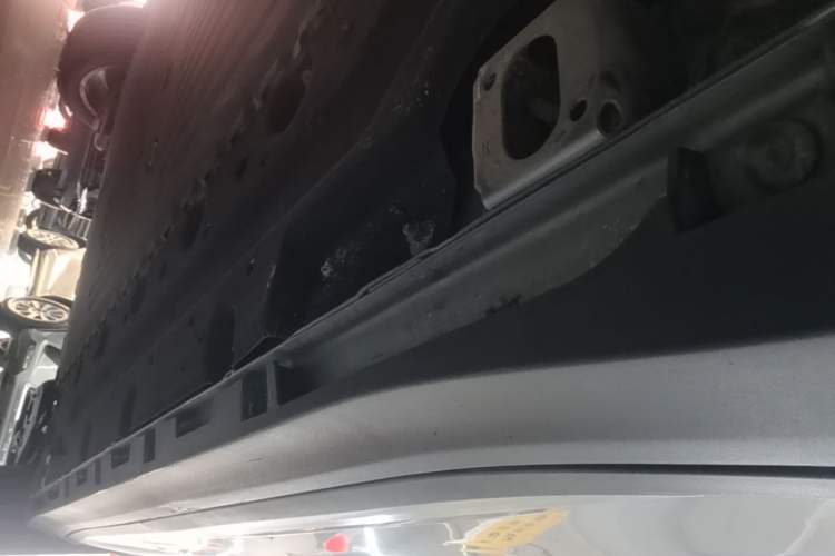 Used AION Y 2023 Younger Star Edition Right Side Sill