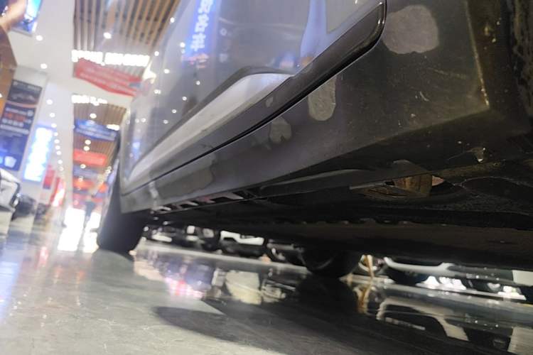 Used AION Y 2023 Younger Right Side Sill