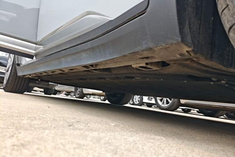 Used AION Y 2023 Plus 610 Enjoy Edition Right Side Sill