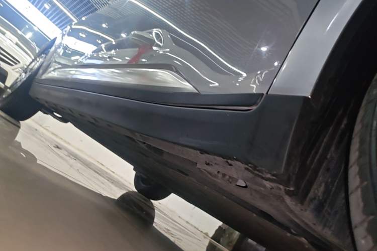 Used AION Y 2023 Plus 510 Enjoy Edition Right Side Sill