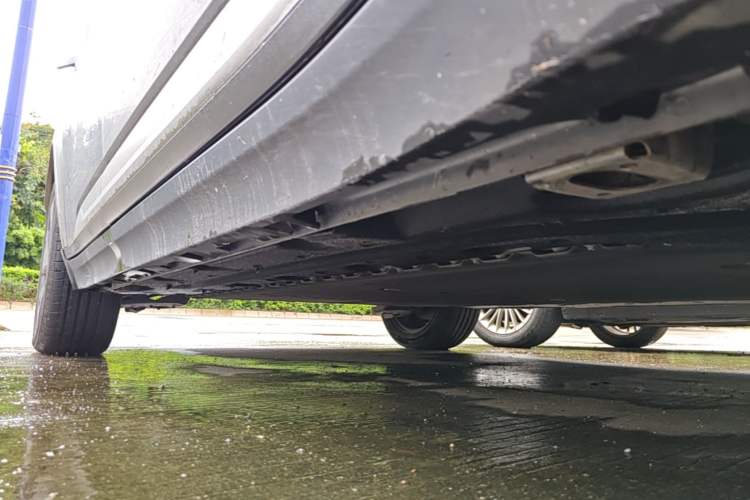 Used AION Y 2023 Younger Right Side Sill