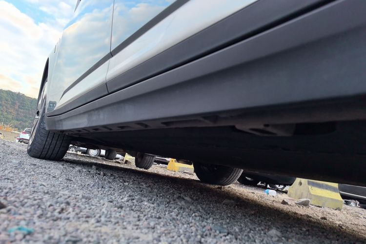 Used AION Y 2023 Younger Right Side Sill