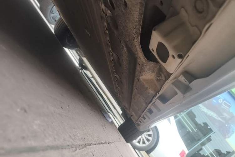 Used AION Y 2023 Younger Right Side Sill