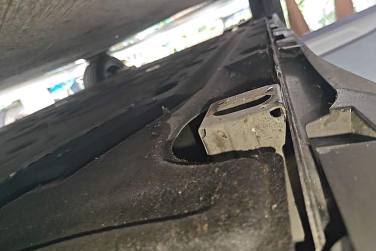 Used AION Y 2023 Plus 510 Enjoy Edition Right Side Sill