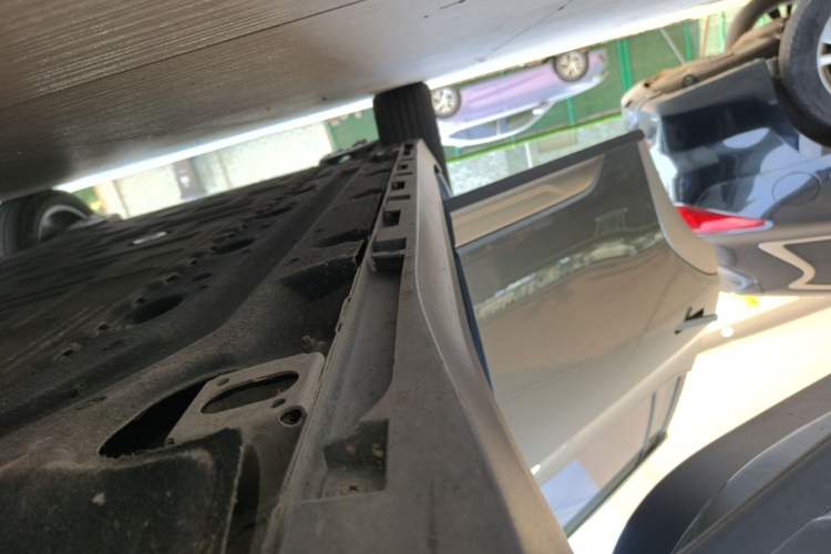 Used AION Y 2023 Plus 510 Smart Edition Right Side Sill