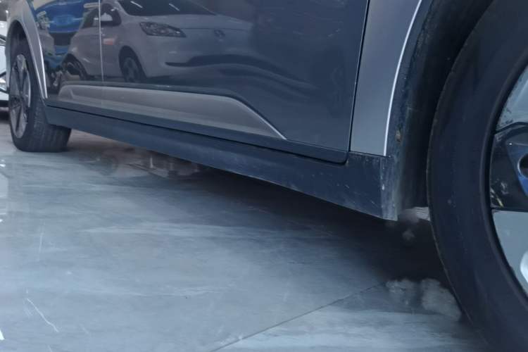 Used AION Y 2023 Plus 510 Enjoy Edition Right Side Sill