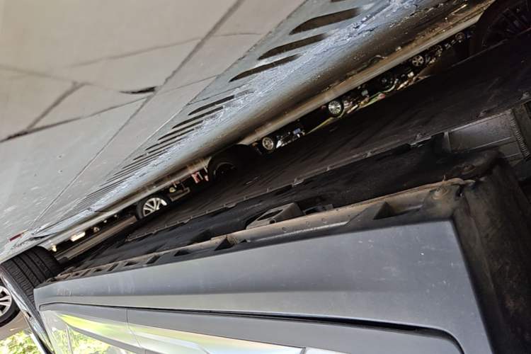 Used AION Y 2023 Plus 610 Enjoy Edition Right Side Sill