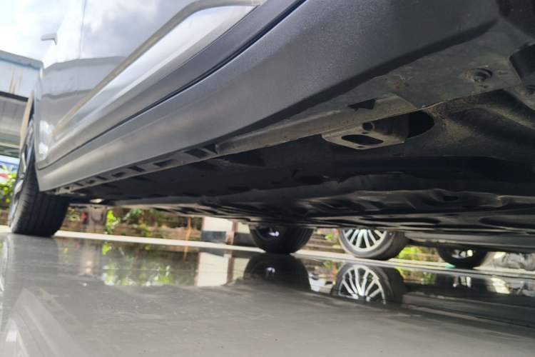 Used AION Y 2023 Younger Star Edition Right Side Sill