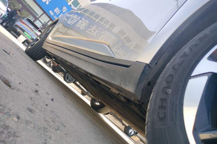 Used AION Y 2023 Plus 610 Smart Edition Ternary Lithium Right Side Sill