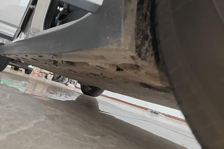 Used AION Y 2023 Plus 510 Smart Edition Right Side Sill