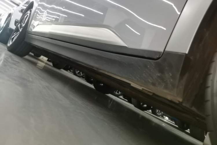 Used AION Y 2023 Younger Right Side Sill