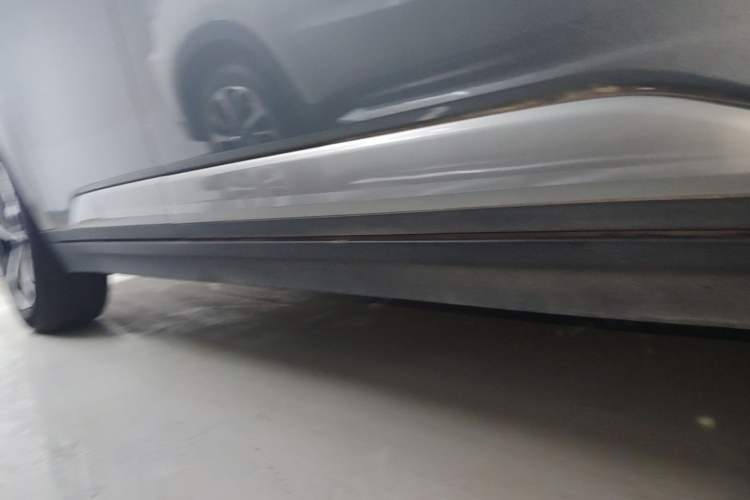 Used AION Y 2023 Younger Star Edition Right Side Sill