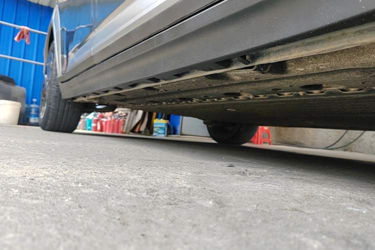 Used AION Y 2023 Younger Right Side Sill