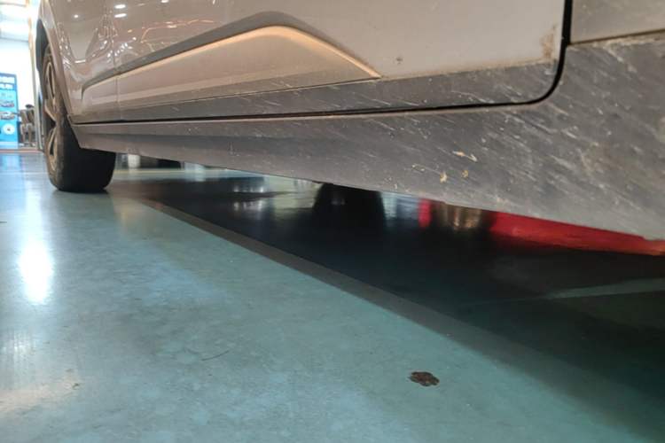 Used AION Y 2023 Plus 510 Smart Edition Right Side Sill