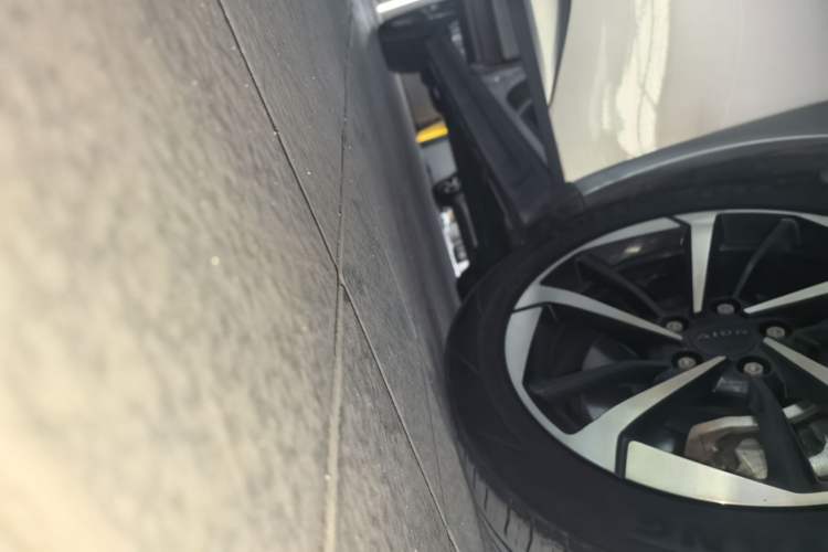 Used AION Y 2023 Plus 510 Smart Edition Right Side Sill
