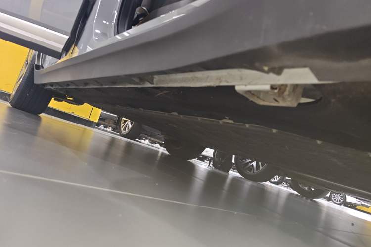 Used AION Y 2023 Plus 510 Enjoy Edition Right Side Sill