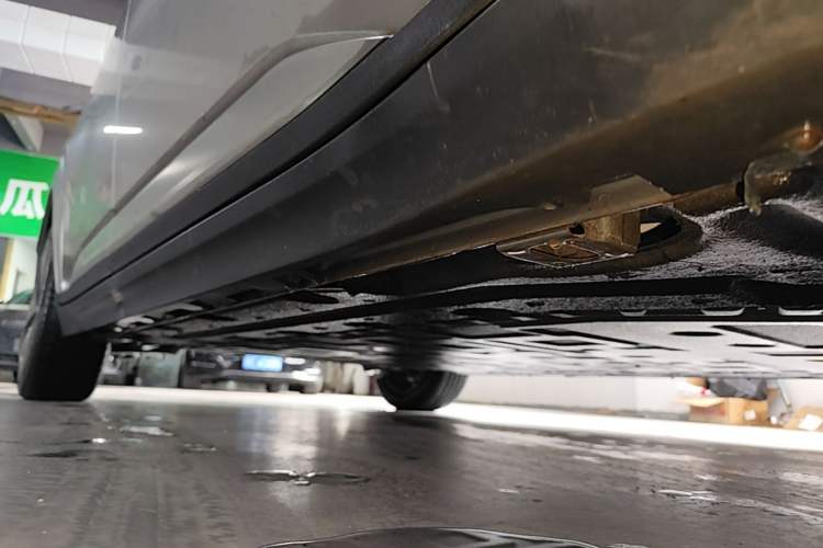 Used AION Y 2023 Plus 510 Enjoy Edition Right Side Sill
