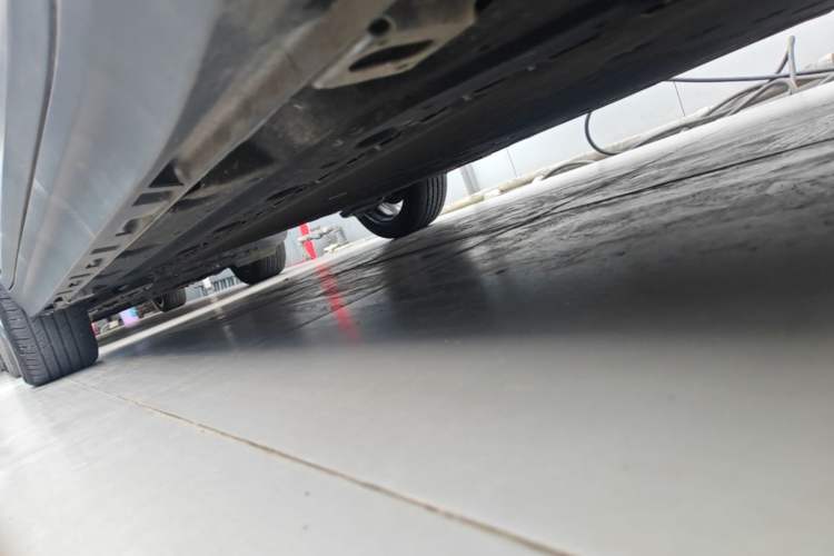 Used AION Y 2023 Younger Right Side Sill