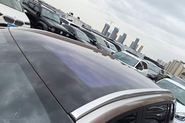 Used AION Y 2023 Plus 510 Smart Edition Roof