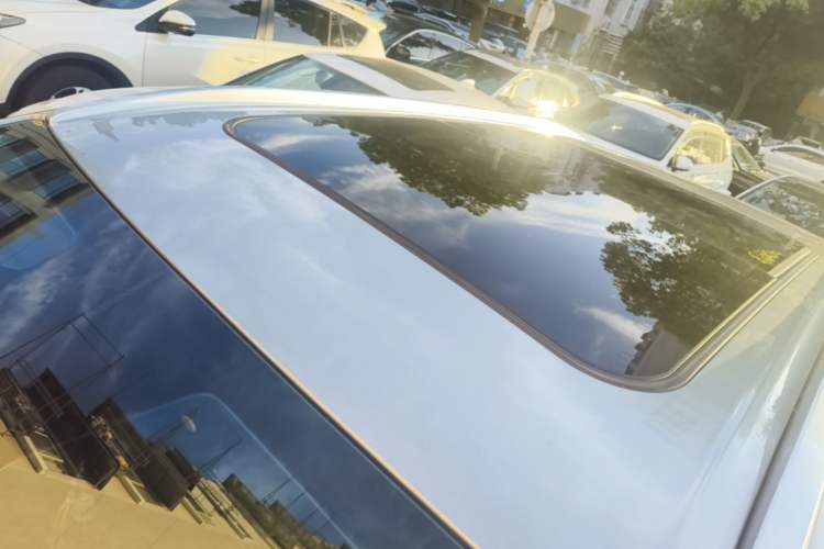 Used AION Y 2023 Younger Star Edition Roof