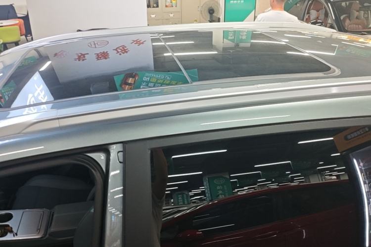 Used AION Y 2023 Younger Star Edition Roof