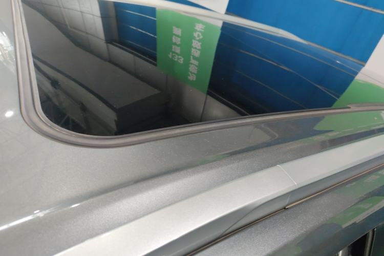 Used AION Y 2023 Plus 510 Smart Edition Roof