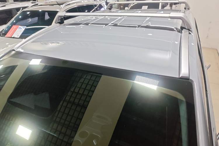 Used AION Y 2023 Plus 510 Enjoy Edition Roof