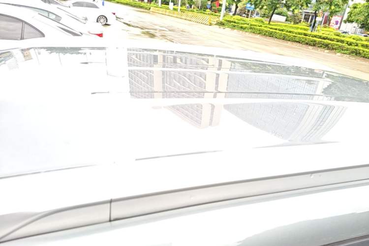 Used AION Y 2023 Younger Roof