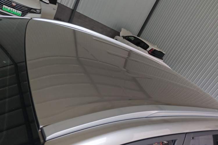 Used AION Y 2023 Younger Roof