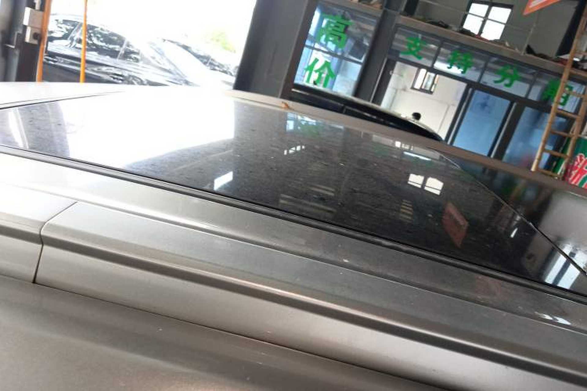 Used AION Y 2023 Plus 510 Smart Edition Roof