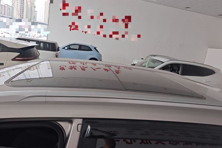 Used AION Y 2023 Plus 510 Smart Edition Roof
