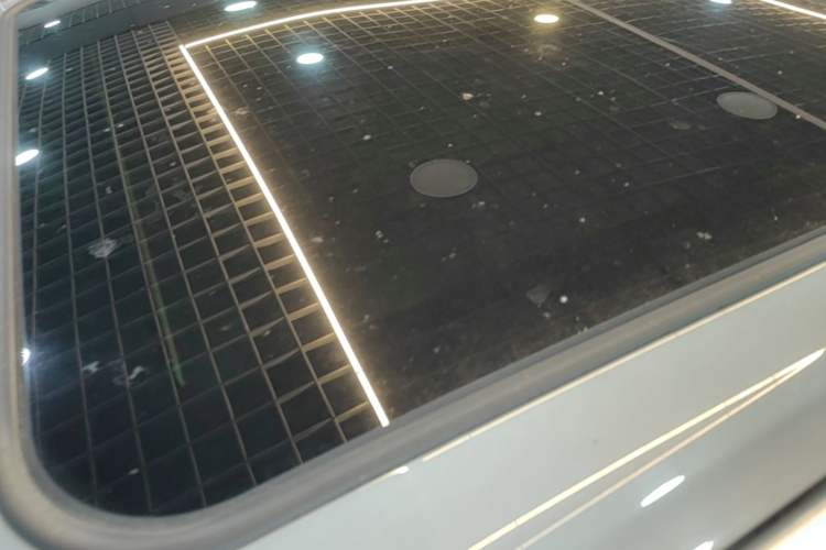 Used AION Y 2023 Plus 510 Smart Edition Roof