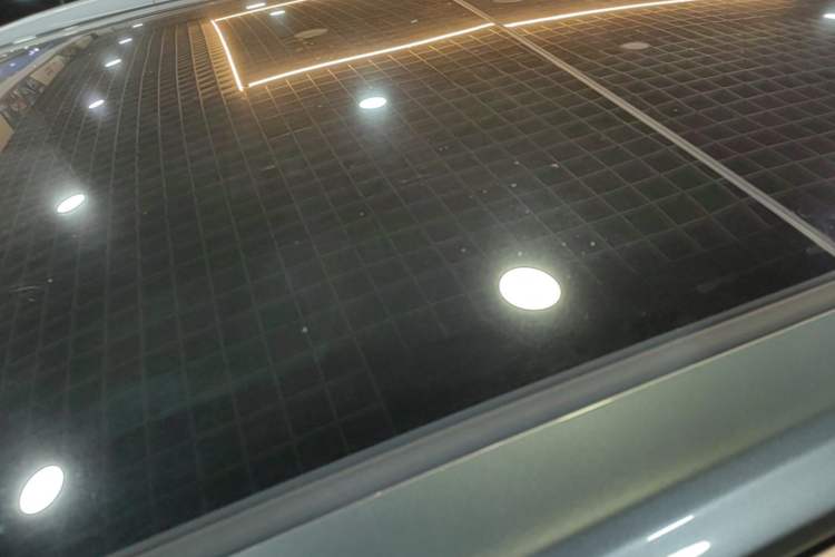 Used AION Y 2023 Plus 510 Smart Edition Roof